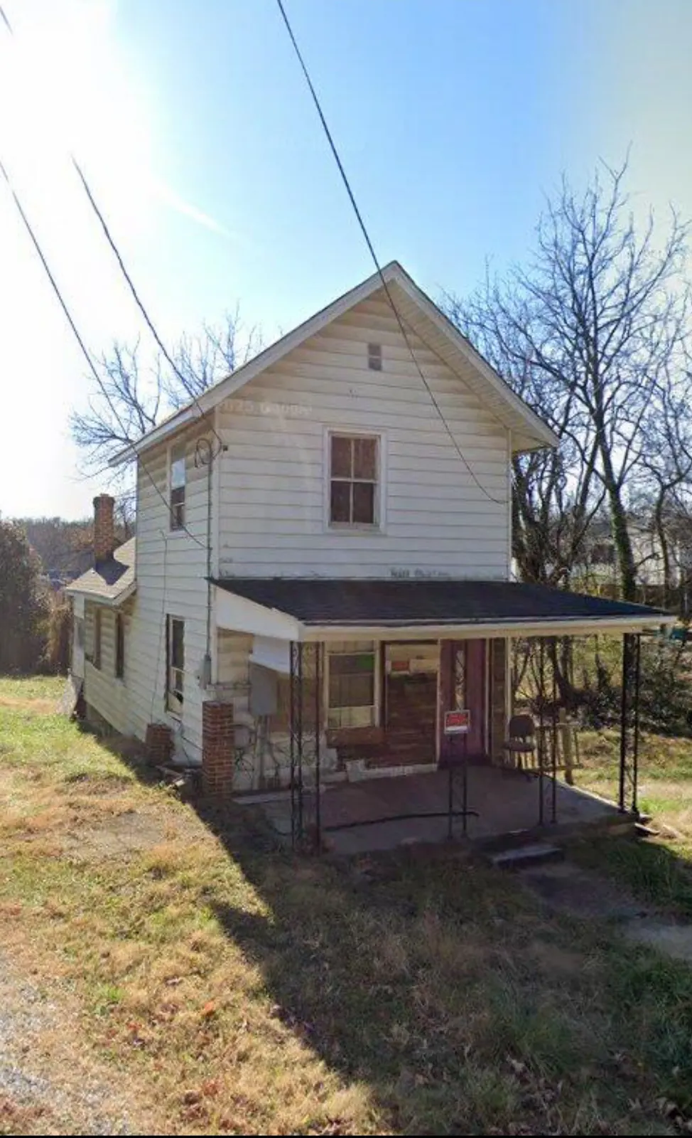 Front of the Bransford Street house before exterior renovation