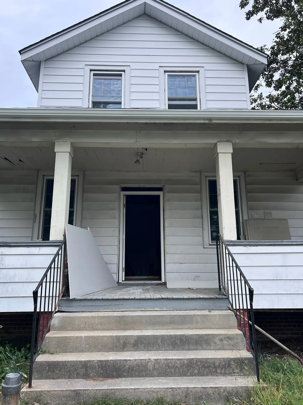 Front of the Lynchburg Avenue house before the exterior renovation